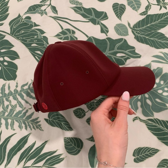 Lululemon red active hat - Picture 2 of 4